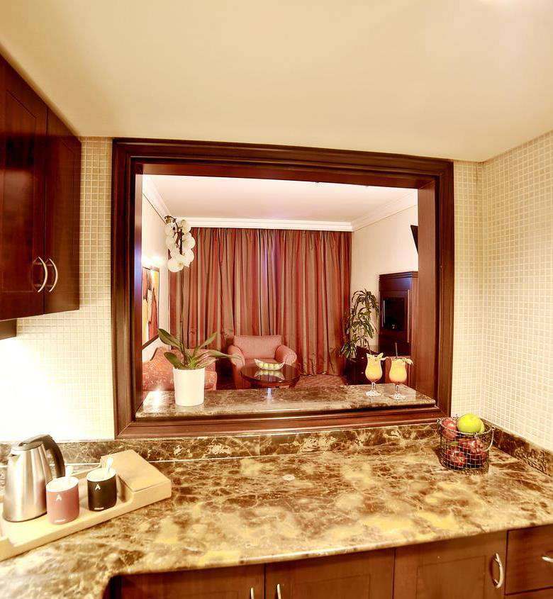 Raouché Arjaan by Rotana