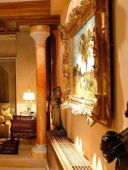 Chamlan Palace