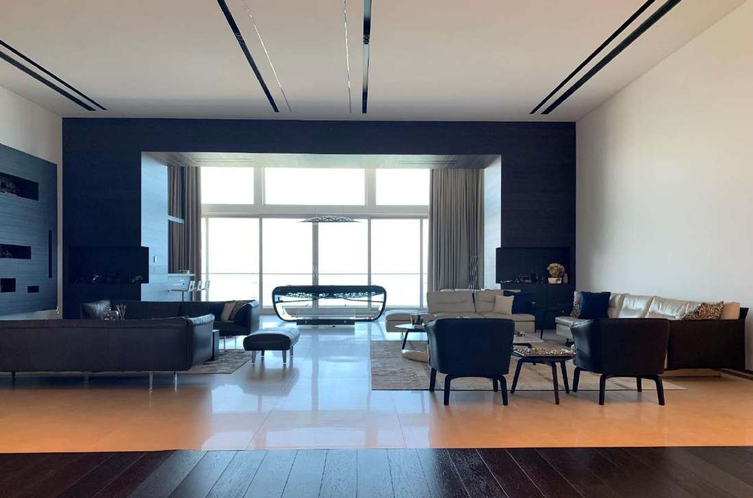 Carlton Apartment